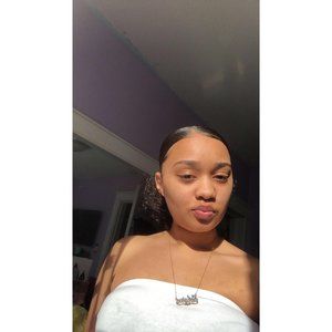 Meet your Posher, Sabrina